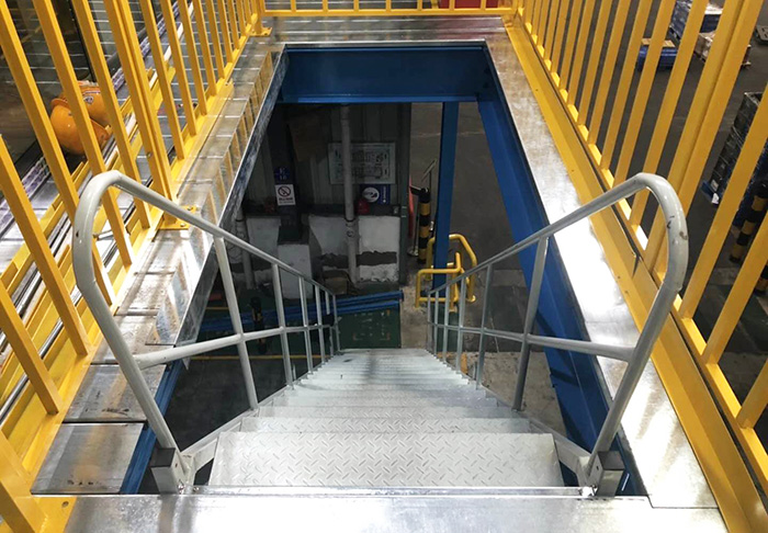 钢平台步梯
